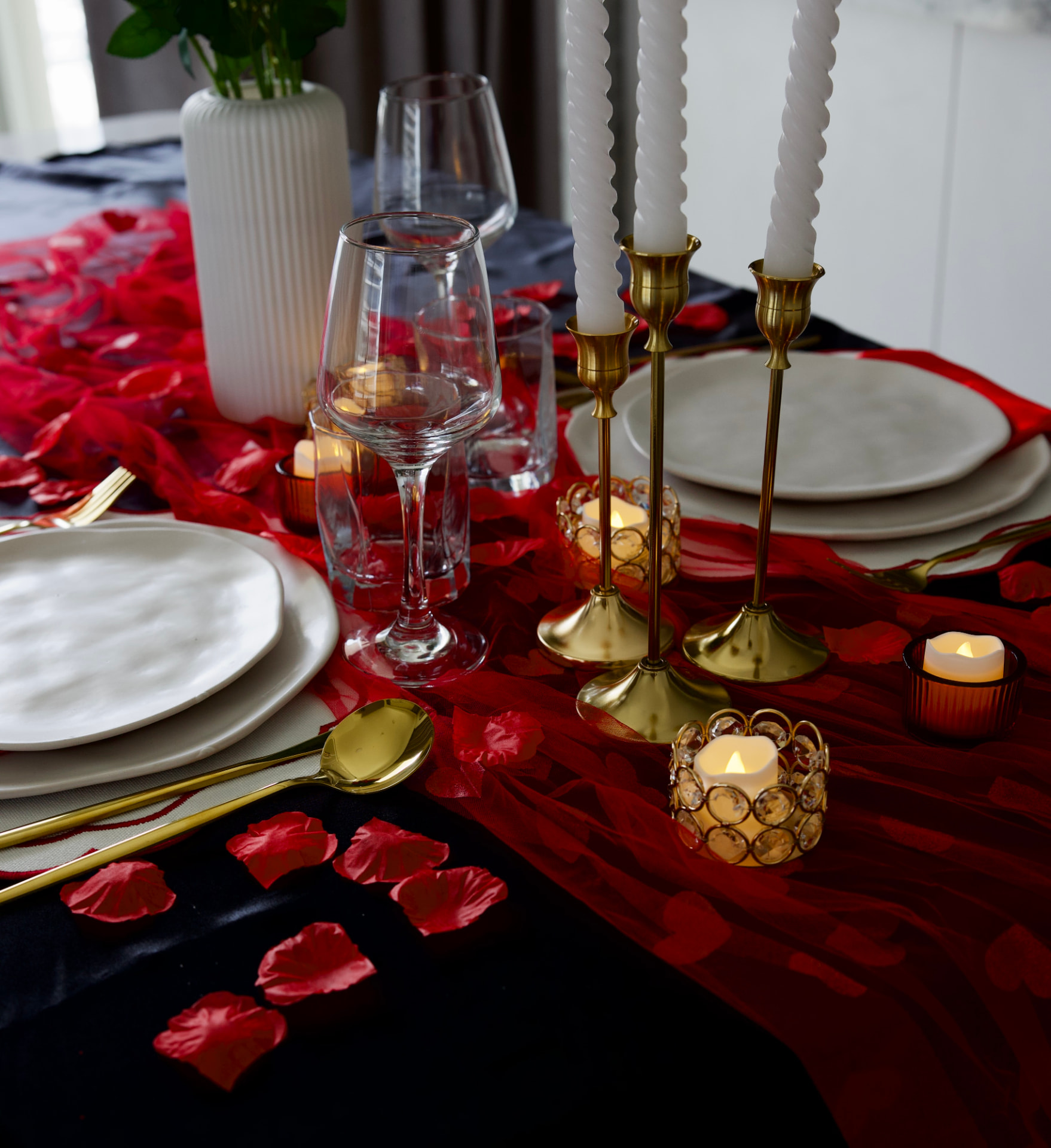 L'Amour detail 4