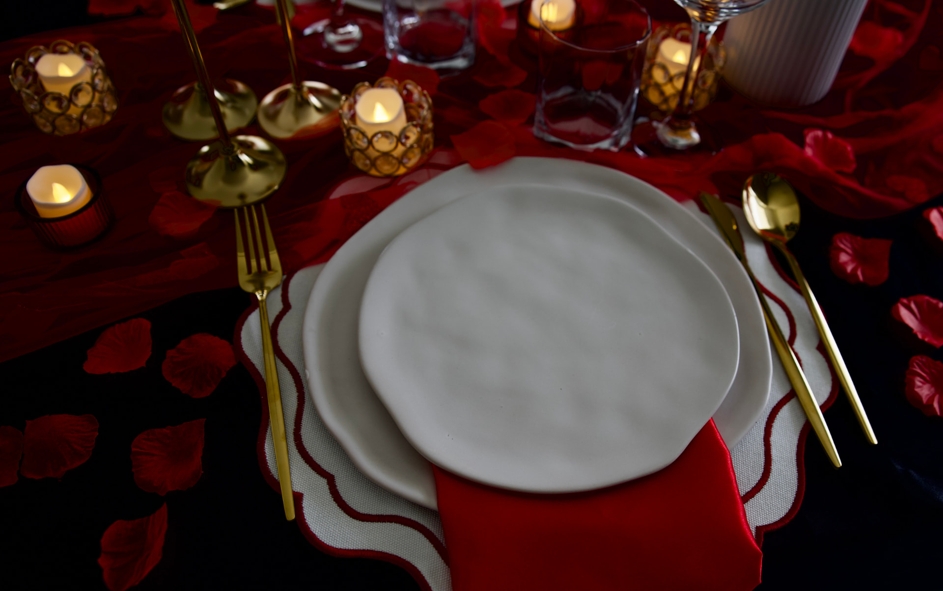 L'Amour detail 6